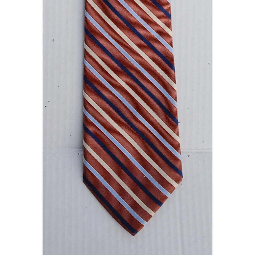 Bruno piattelli silk great condition Enhance your wardrobe with this Piattelli t